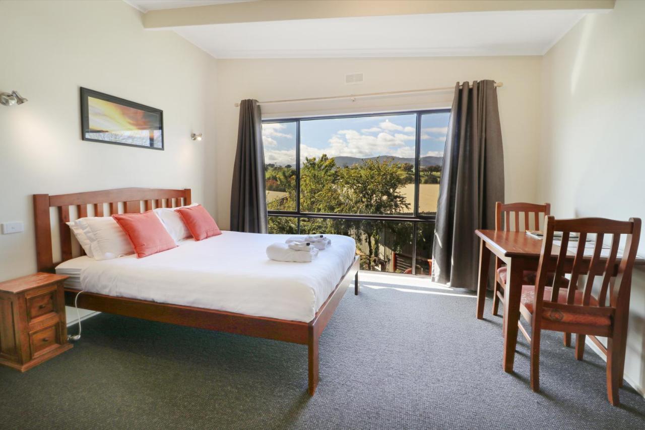 Lodge Off Mountain *