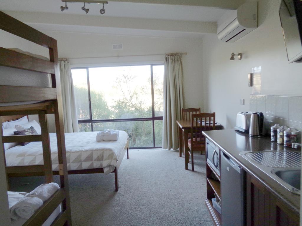 Off Mountain Lodge