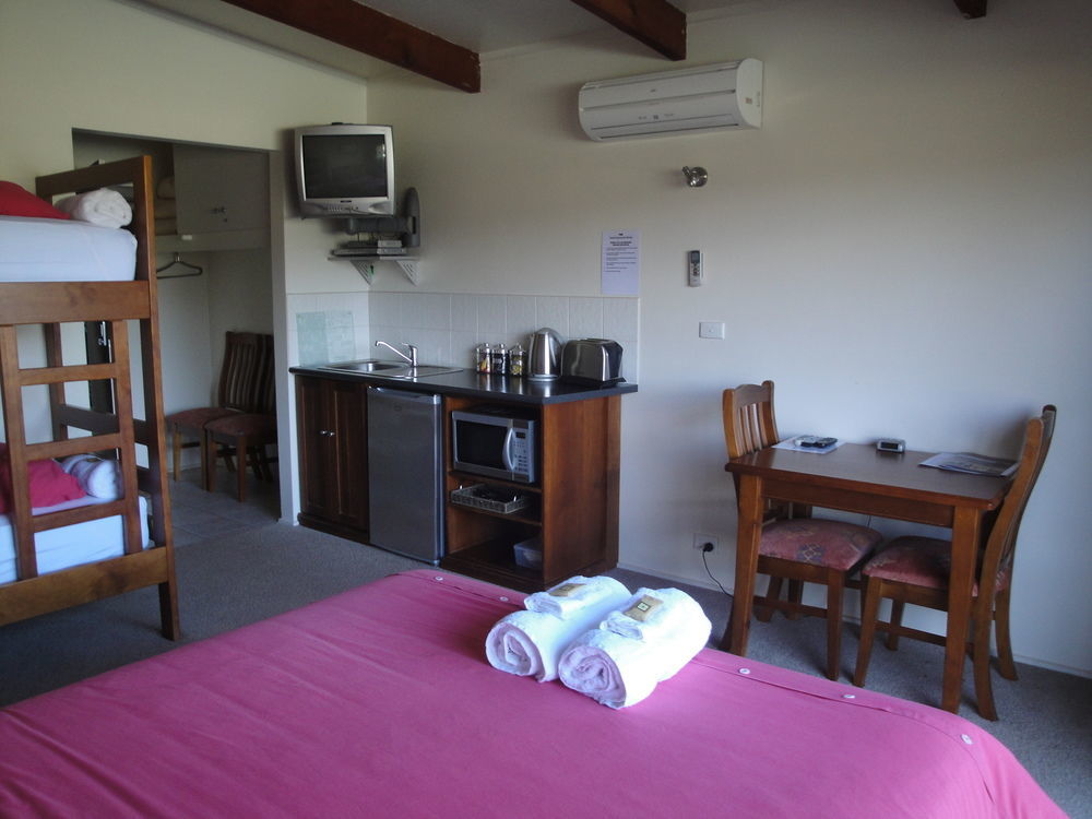 Off Mountain Lodge