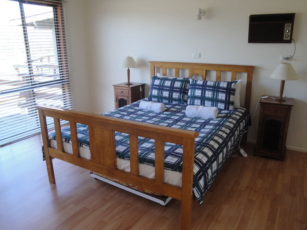 Off Mountain Lodge *
